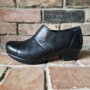 Abeo Carin Slip on Comfort Clogs Womens Size 8.5 Black Leather Slip Resistant